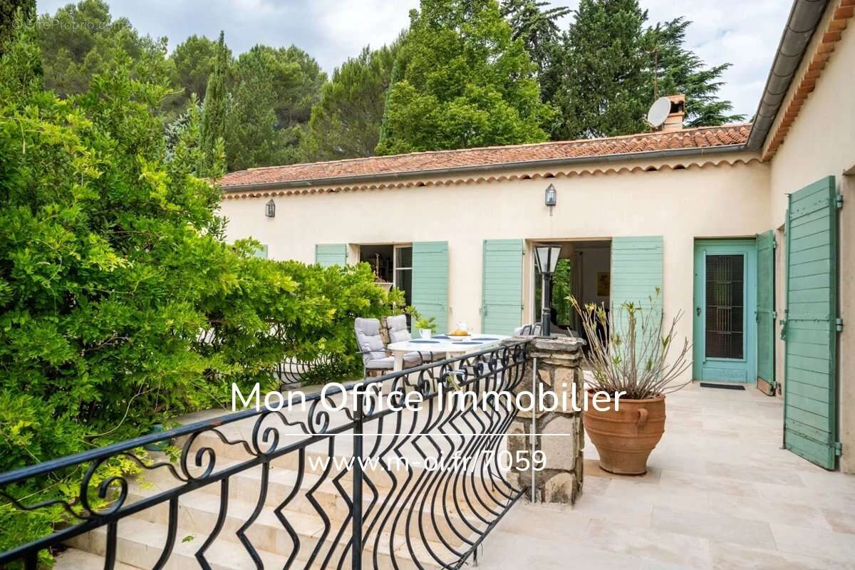 Référence : 7059-SBA - Maison plain pied - Eguilles - Fort potentiel - Piscine - photo 13