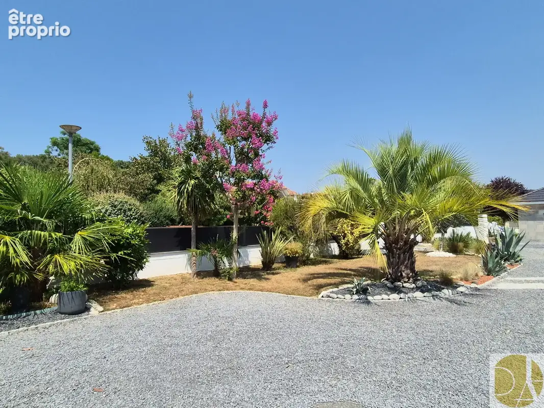 Montardon - secteur residentiel - 4 chambres - 1 bureau - piscine - - photo 2