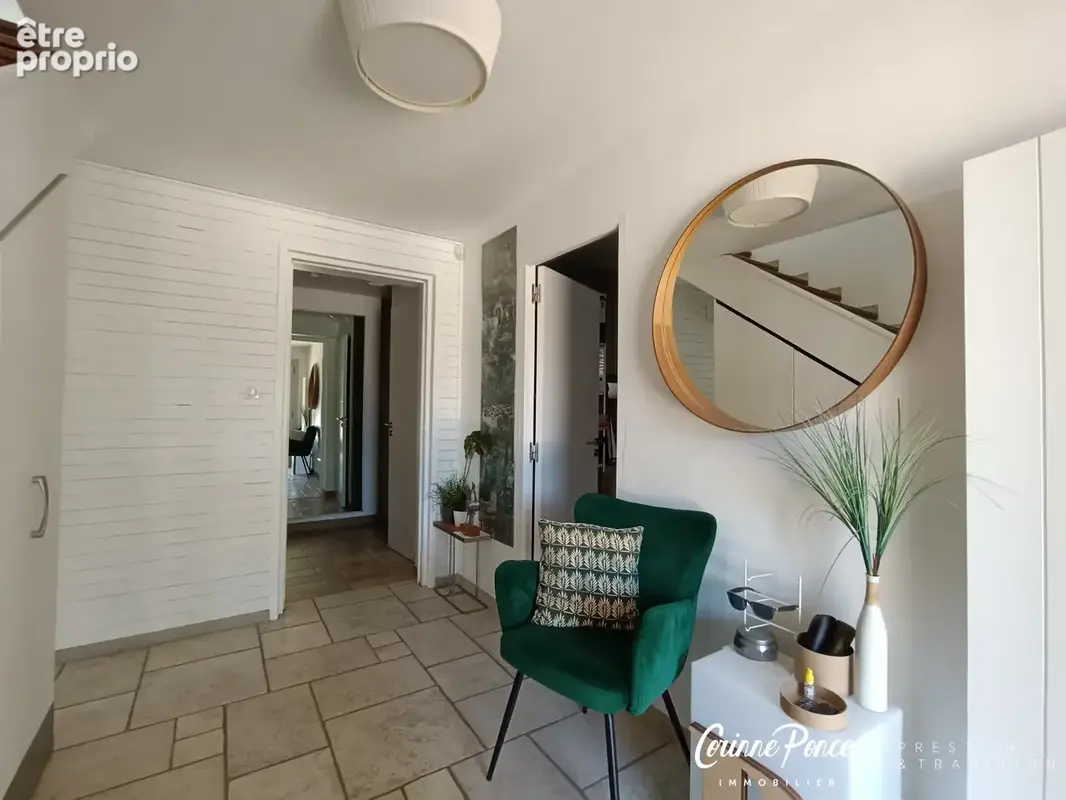 Villa rénovée contemporaine avec piscine, dépendance et atelier - photo 7