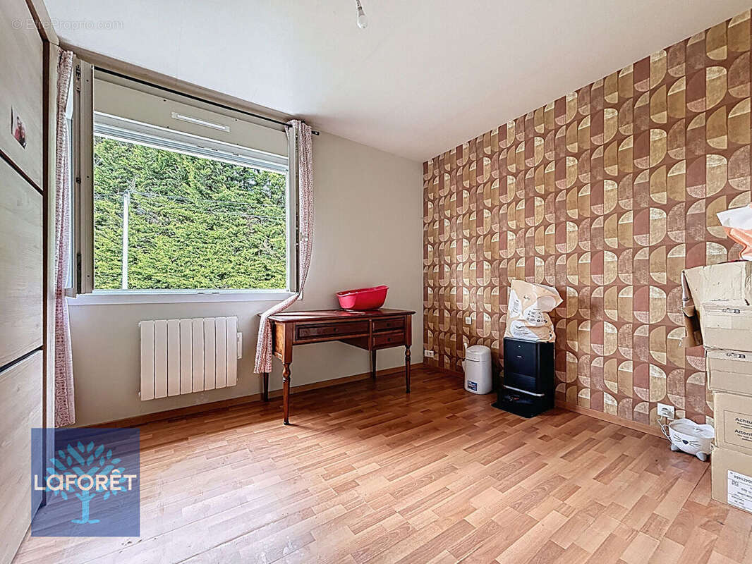 Maison à LA SELLE-EN-LUITRE