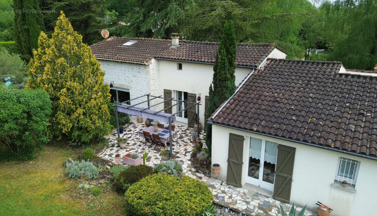 Maison à VOEUIL-ET-GIGET