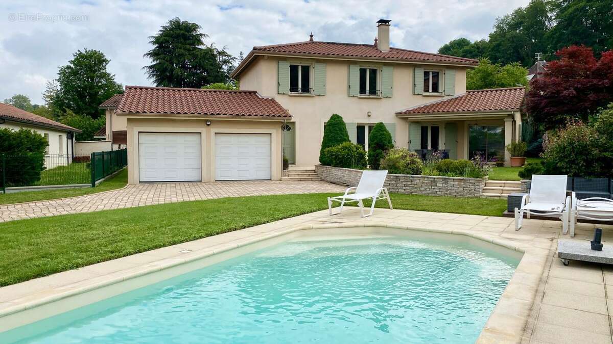 Maison à FONTAINES-SAINT-MARTIN