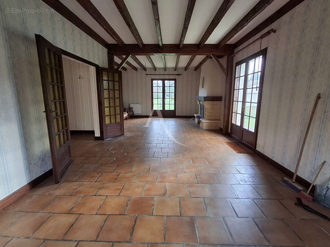 Maison à FONTCOUVERTE