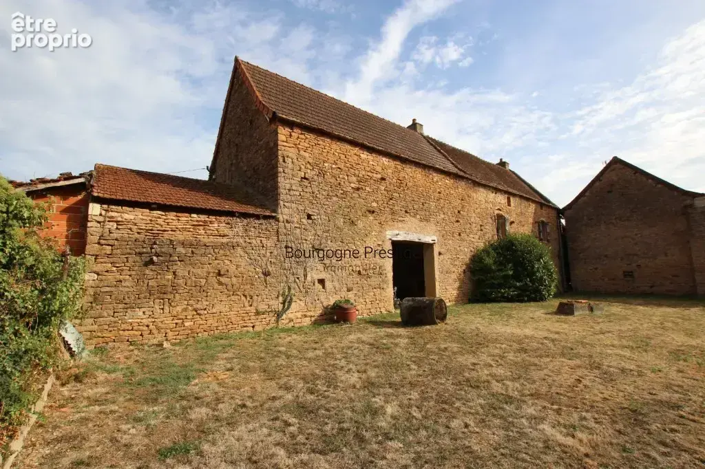 Ensemble immobilier en pierre a renover d'une surface utile de 585 m²* terrain 1800 m² - photo 5