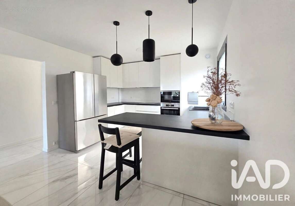 Appartement 100 m² à Creteil  - photo 4