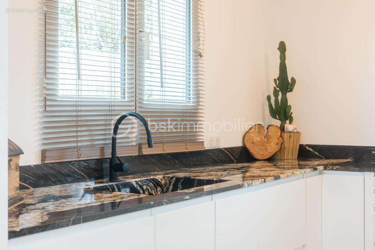 BIARRITZ – Élégante villa familiale rénovée avec prestations haut de gamme et jacuzzi - photo 9
