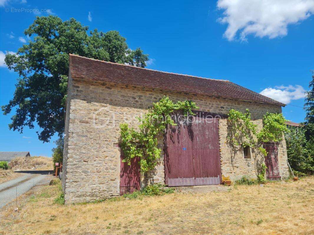 Ensemble immobilier en pierre à rénover - photo 4