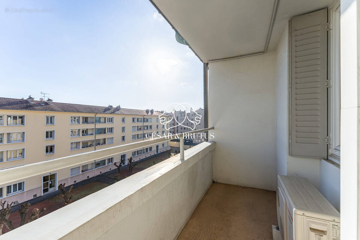 Appartement à LYON-8E
