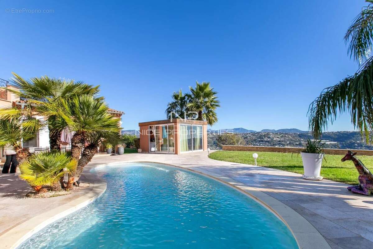 Maison à SAINT-LAURENT-DU-VAR