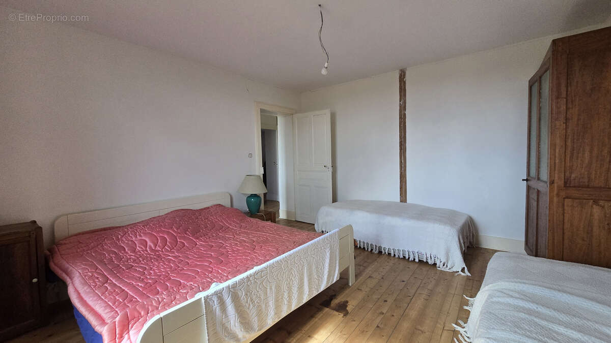 Maison à SAINT-CYR-SUR-MENTHON