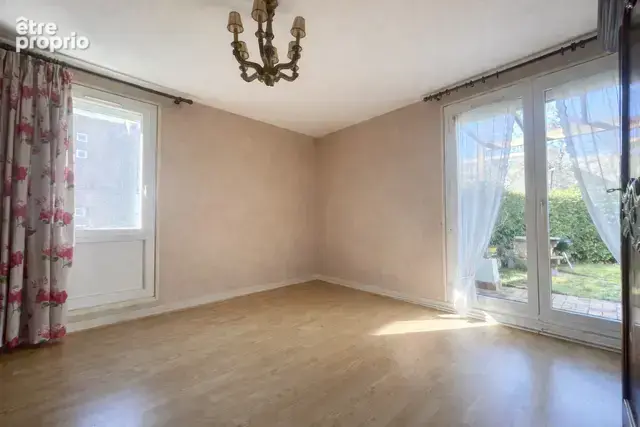 Saint-Michel-sur-Orge - REZ-DE-VILLA de type F6 - Résidence Villagexpo - 134 M2 HAB - 4 CHAMBRES - photo 12