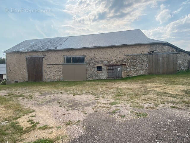 Maison à MONTSAUCHE-LES-SETTONS