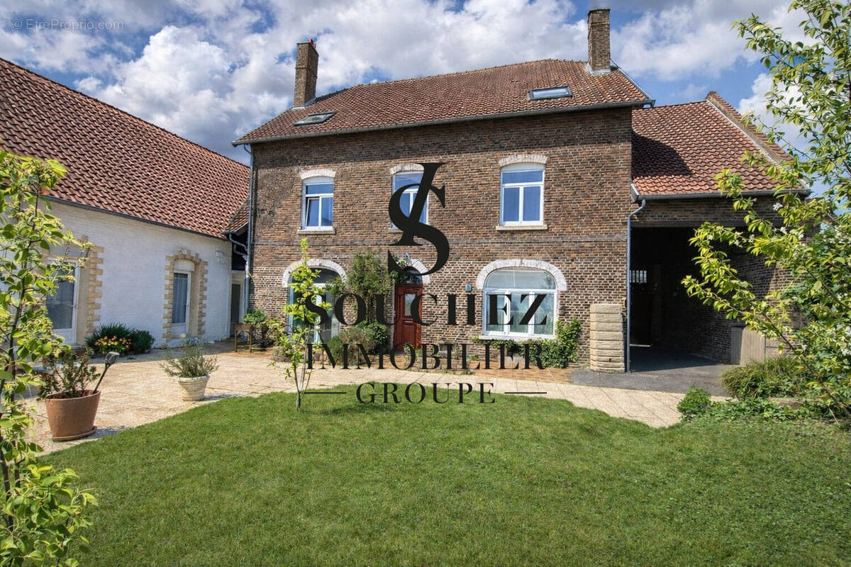 Maison à ANGRES