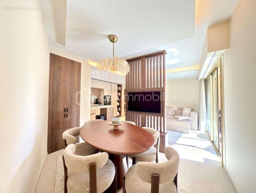 Appartement à MANDELIEU-LA-NAPOULE