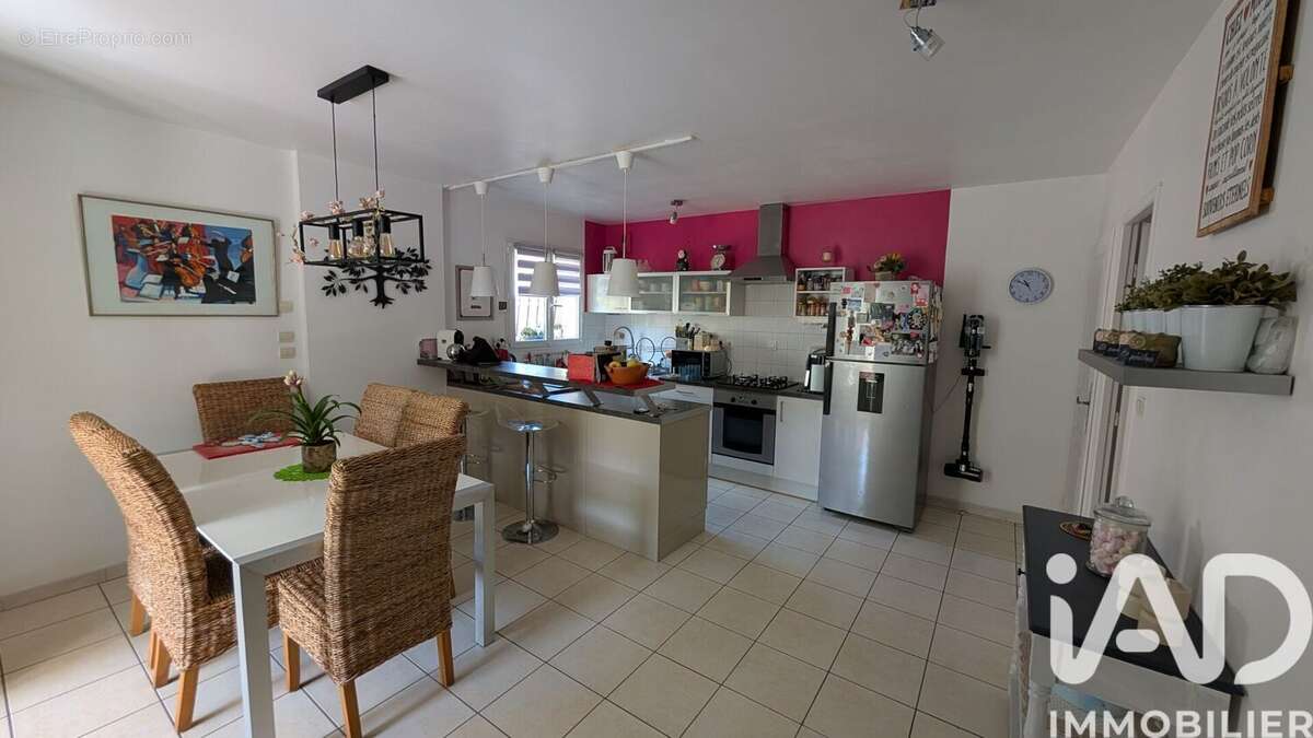 Photo 2 - Appartement à L'ISLE-SUR-LA-SORGUE
