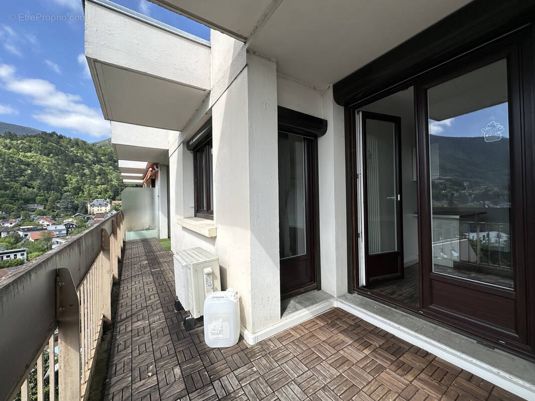 Appartement à MEYLAN