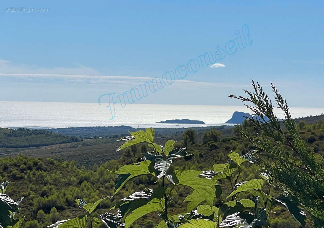 Maison à LE CASTELLET