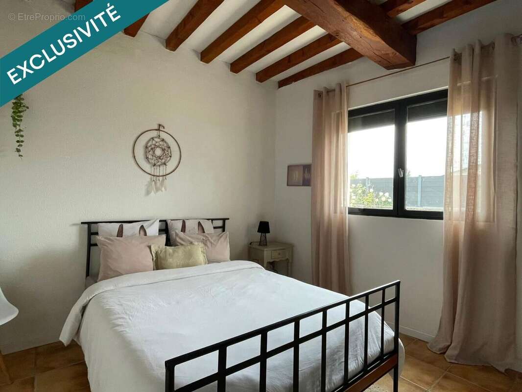 Maison 203 m² à Villegouge  - photo 7