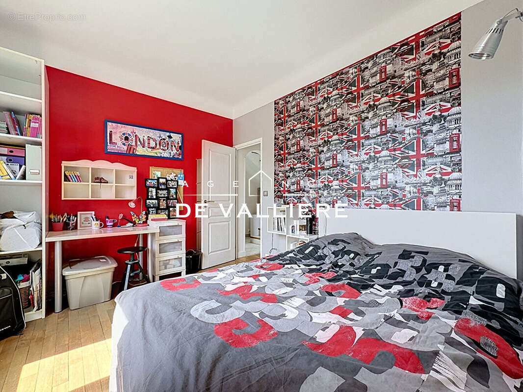 Rueil Malmaison - Côteaux - Maison 6 pièces 4 chambres - photo 10