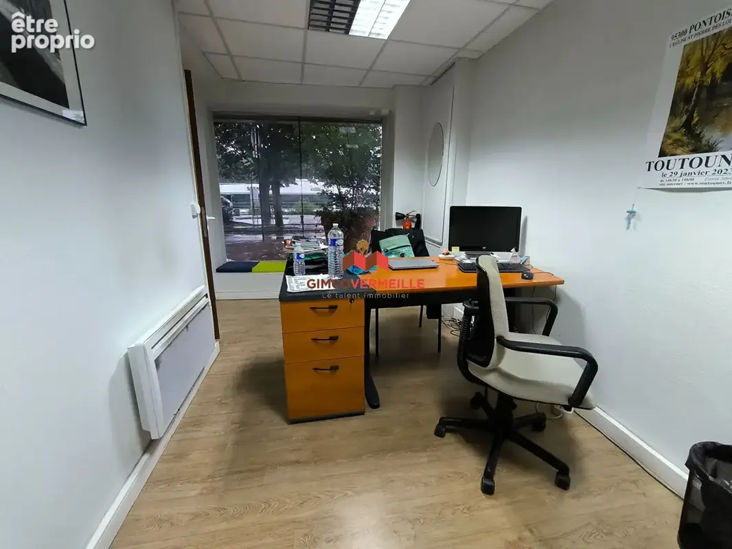 Immeuble d'habitation et commerce - photo 10