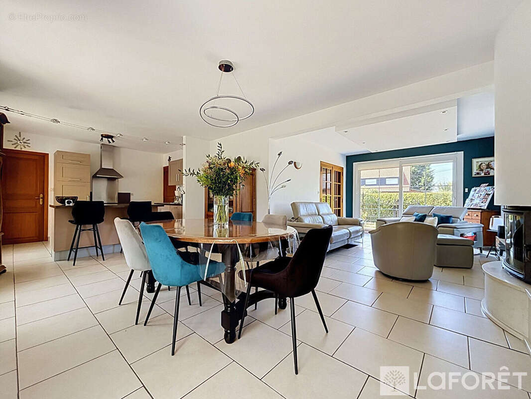 Maison La Chapelle D Armentieres 5 pièce(s) 145.61 m2 - photo 4