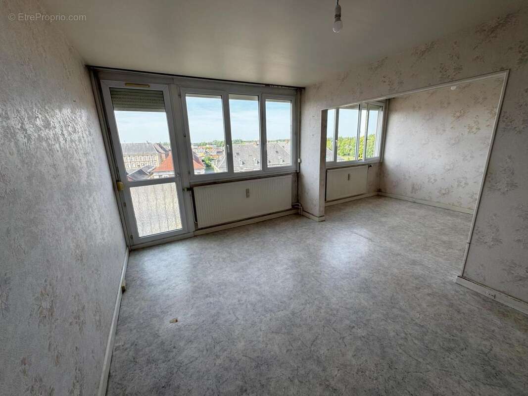 Appartement 73 m² à Cambrai  - photo 2