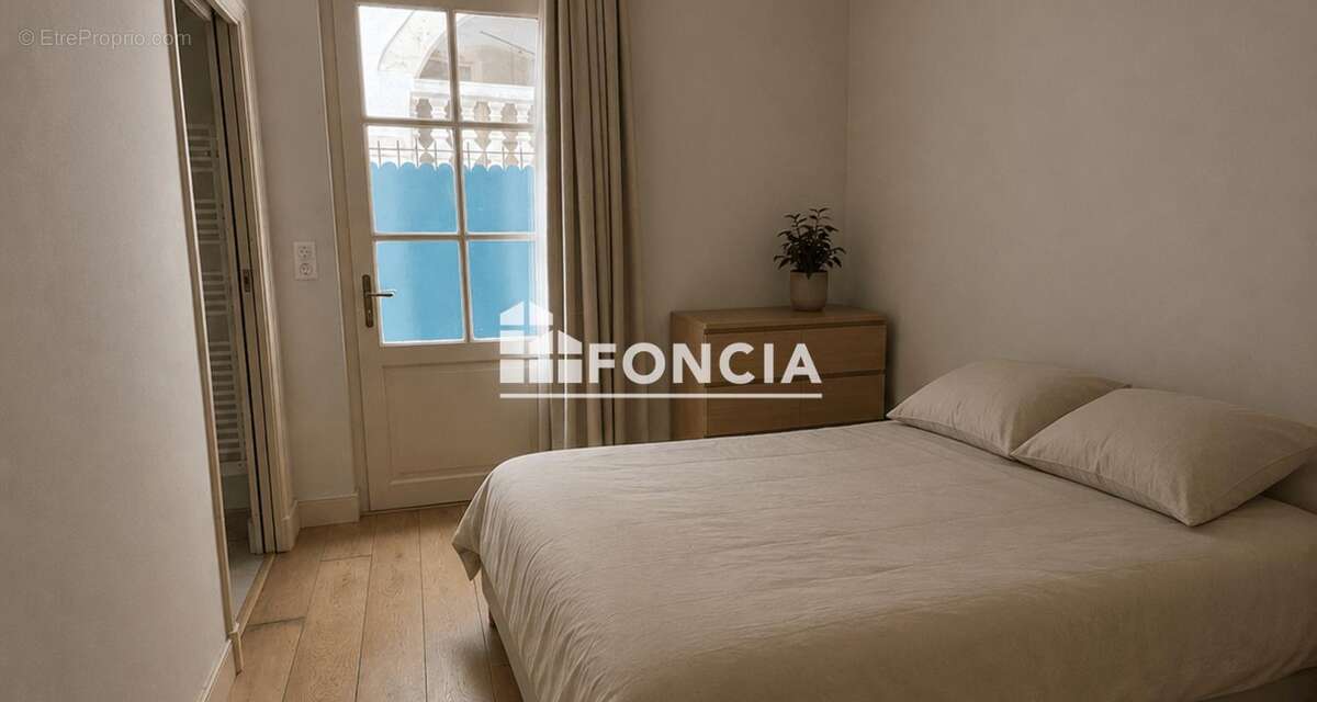 Nîmes centre historique – T2 de 36 m² entièrement rénové dans immeuble bourgeois - photo 3