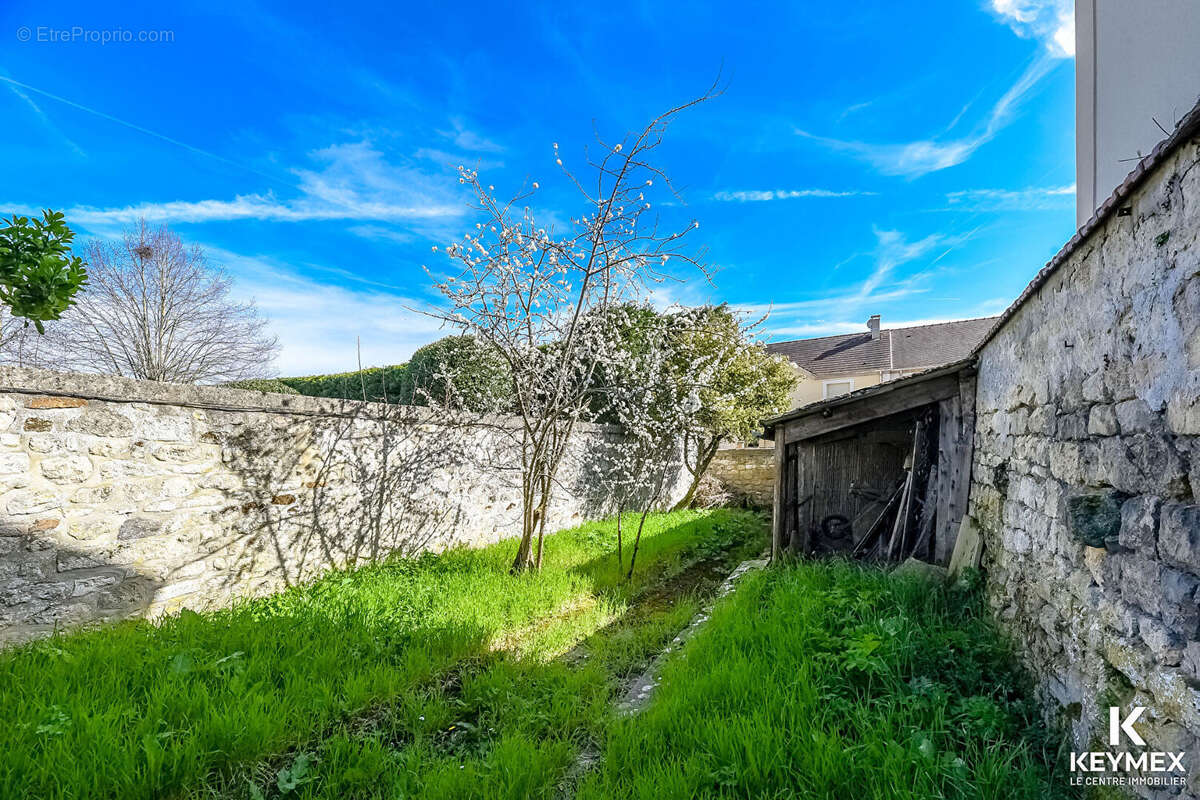Maison à CHAMPAGNE-SUR-OISE