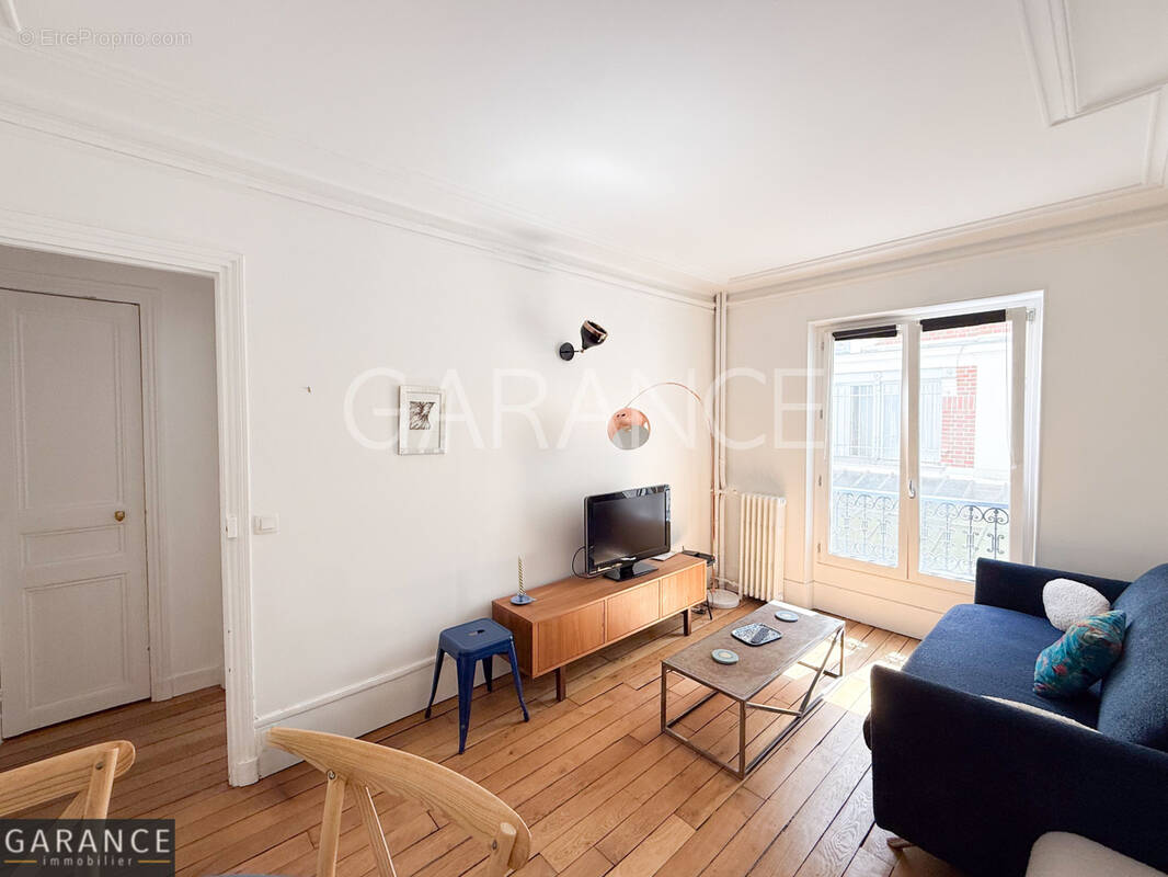 Appartement à PARIS-14E