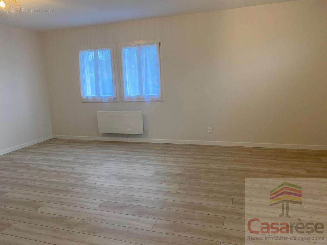 Maison à LA CHAPELLE-SAINT-MESMIN