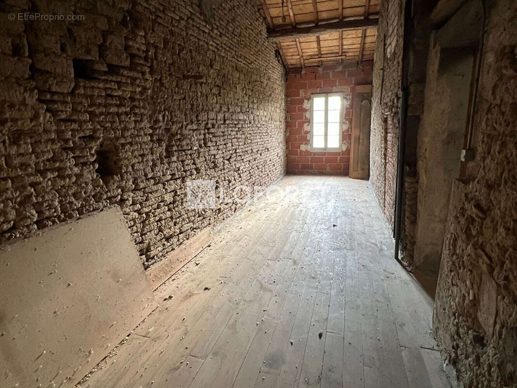 Maison à MONTANS
