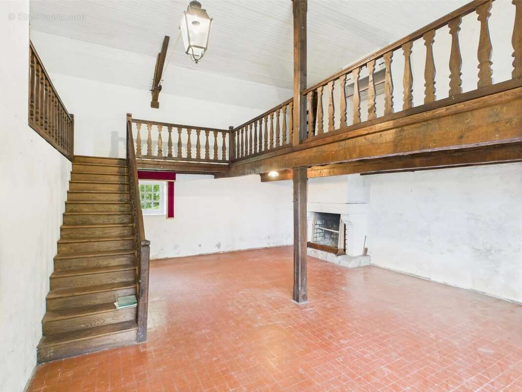 Maison à MONTSAUCHE-LES-SETTONS