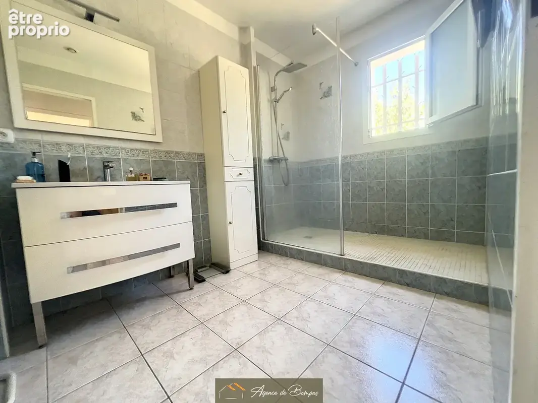 Villa 3 faces de type 4 -piscine - garage - jardin - photo 14