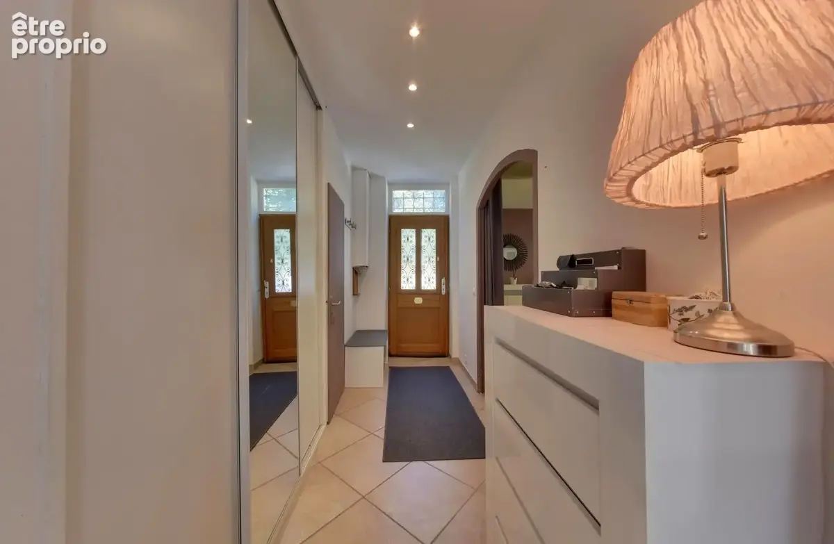 Maison 7 pièces 133 m² à vendre à Crolles (38920) - photo 2