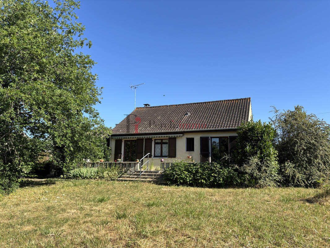 Maison à MAUVES-SUR-HUISNE