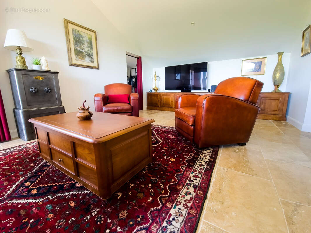 Maison à SAINTE-MAURE-DE-PEYRIAC