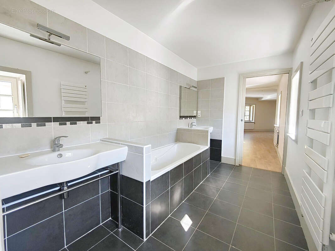 Appartement à LYON-5E