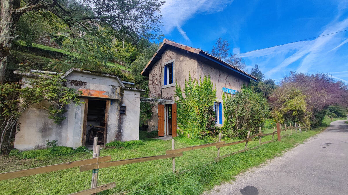 Maison à SAINT-FORTUNAT-SUR-EYRIEUX