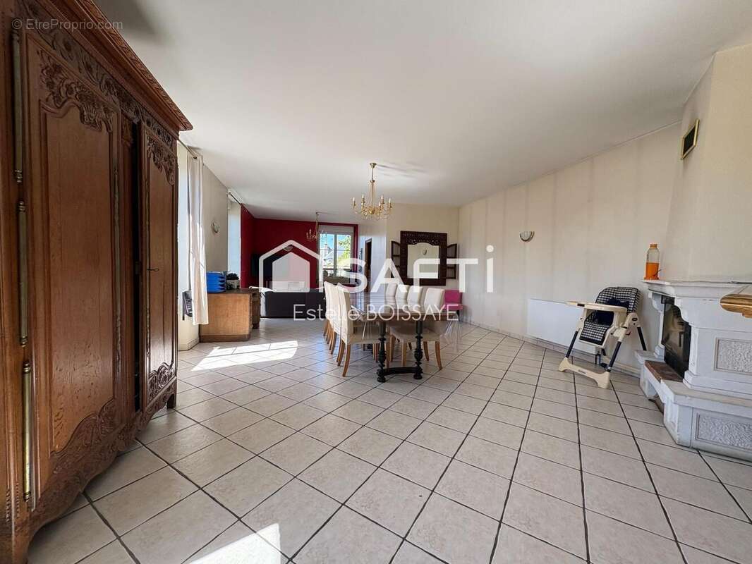 Maison 176 m² à Tinchebray  - photo 2