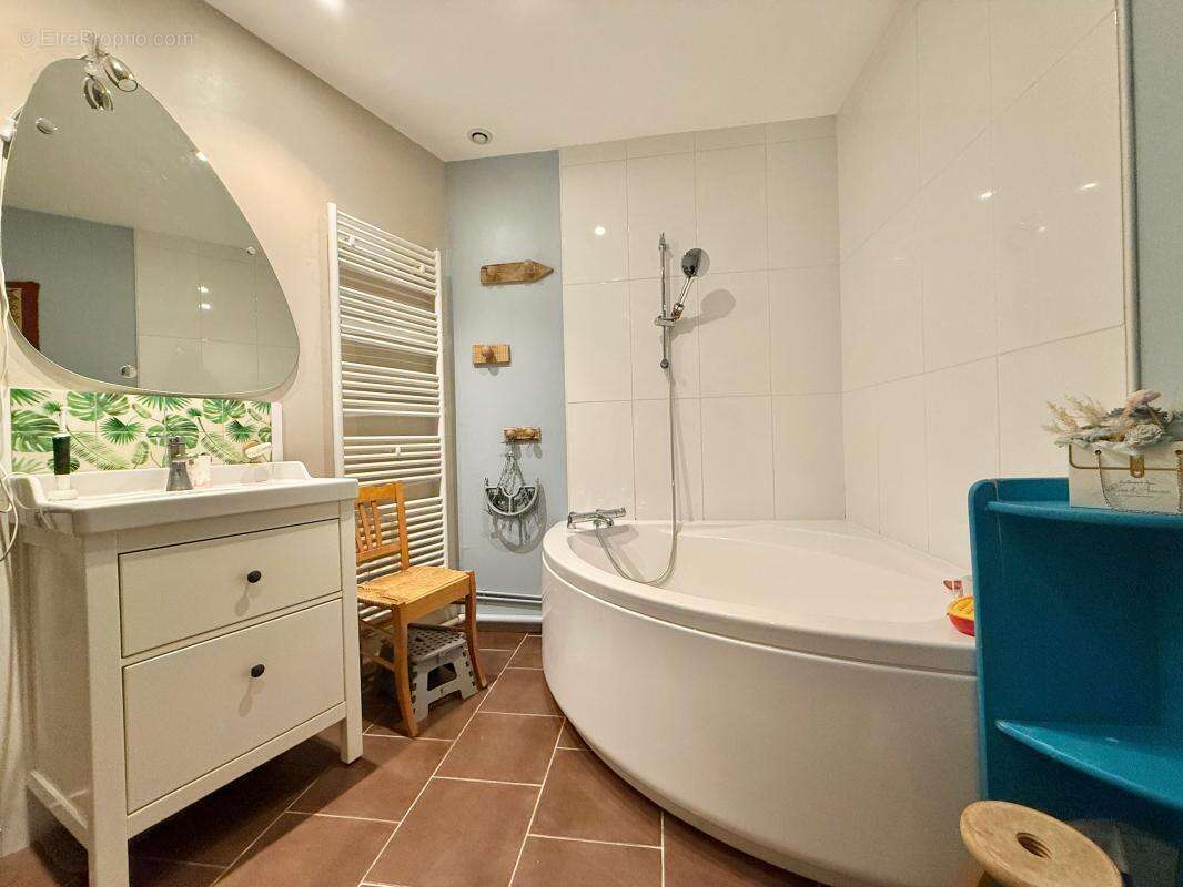 Appartement à CHENOVE