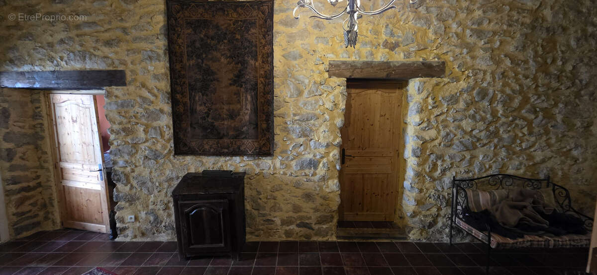 Maison de caractère de 1713   460 m2   piscine chauffée   Roquefeuil (11) - photo 12
