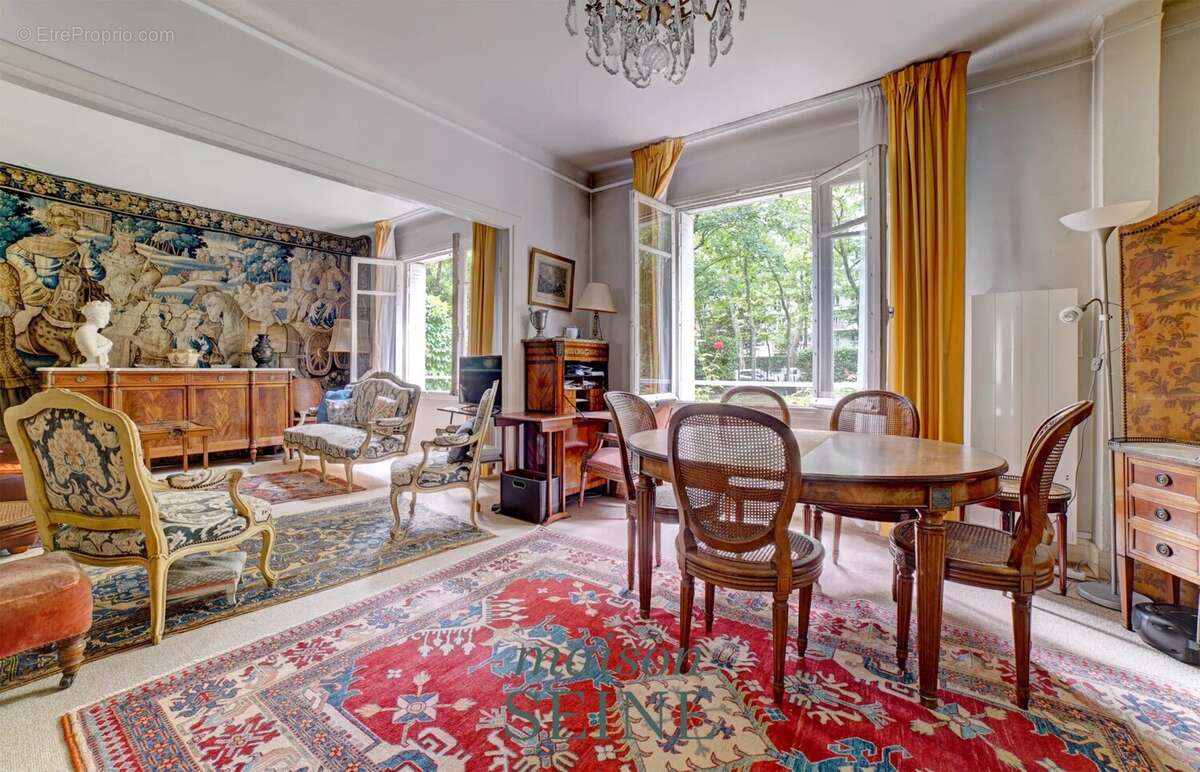 Appartement à NEUILLY-SUR-SEINE