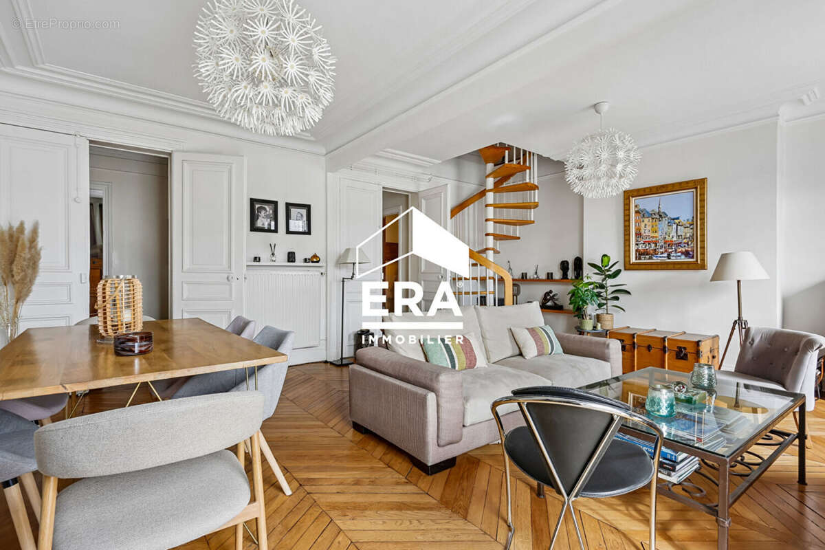 Appartement à PARIS-17E