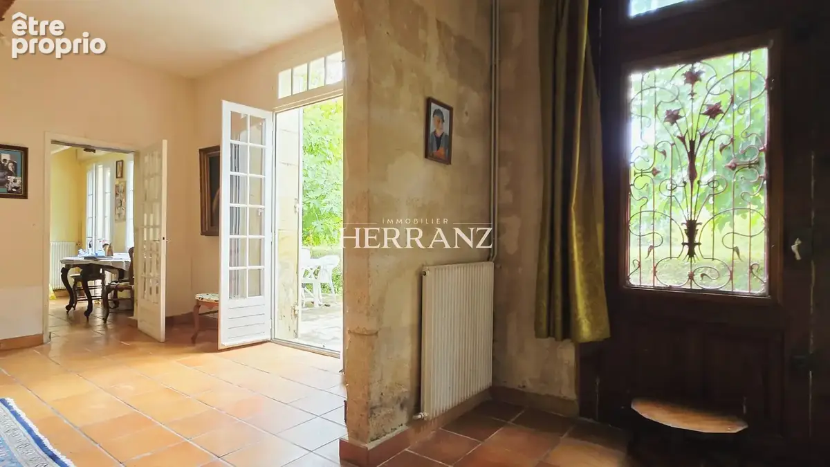 Maison de caractere 277 m2 - - photo 2