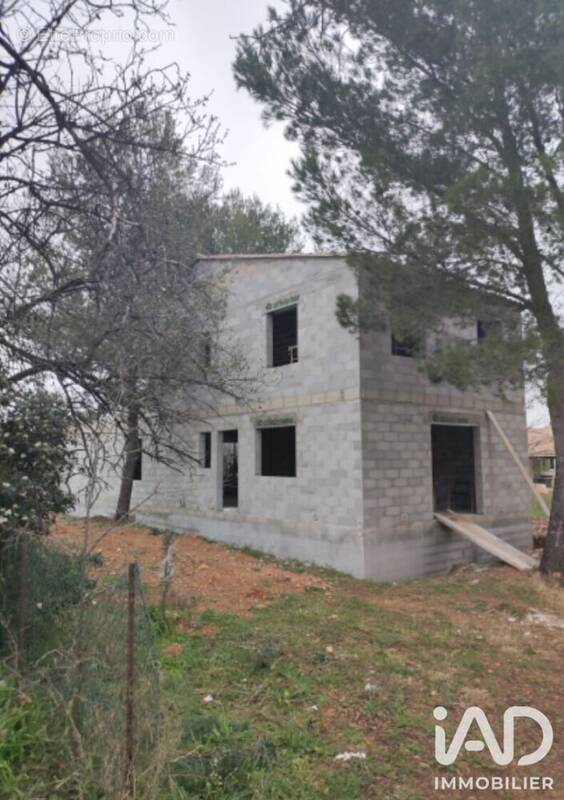 Photo 1 - Maison à CUERS