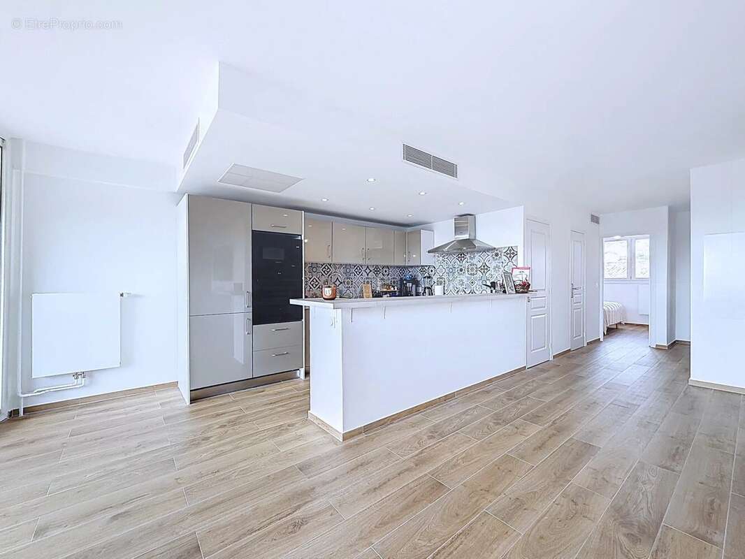 Appartement à CARROS
