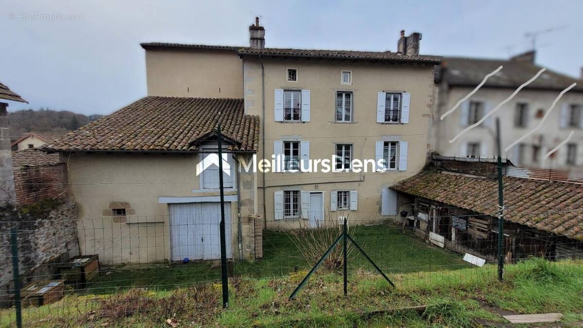 Appartement à LAROQUEBROU