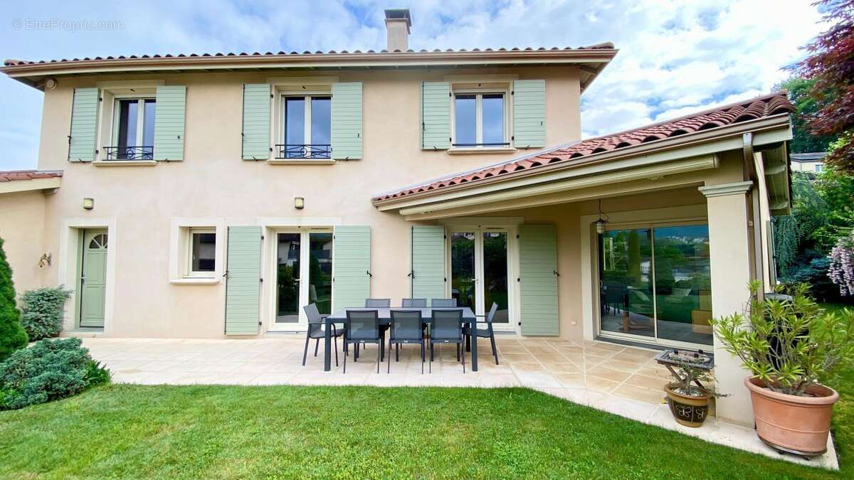 Maison à FONTAINES-SAINT-MARTIN