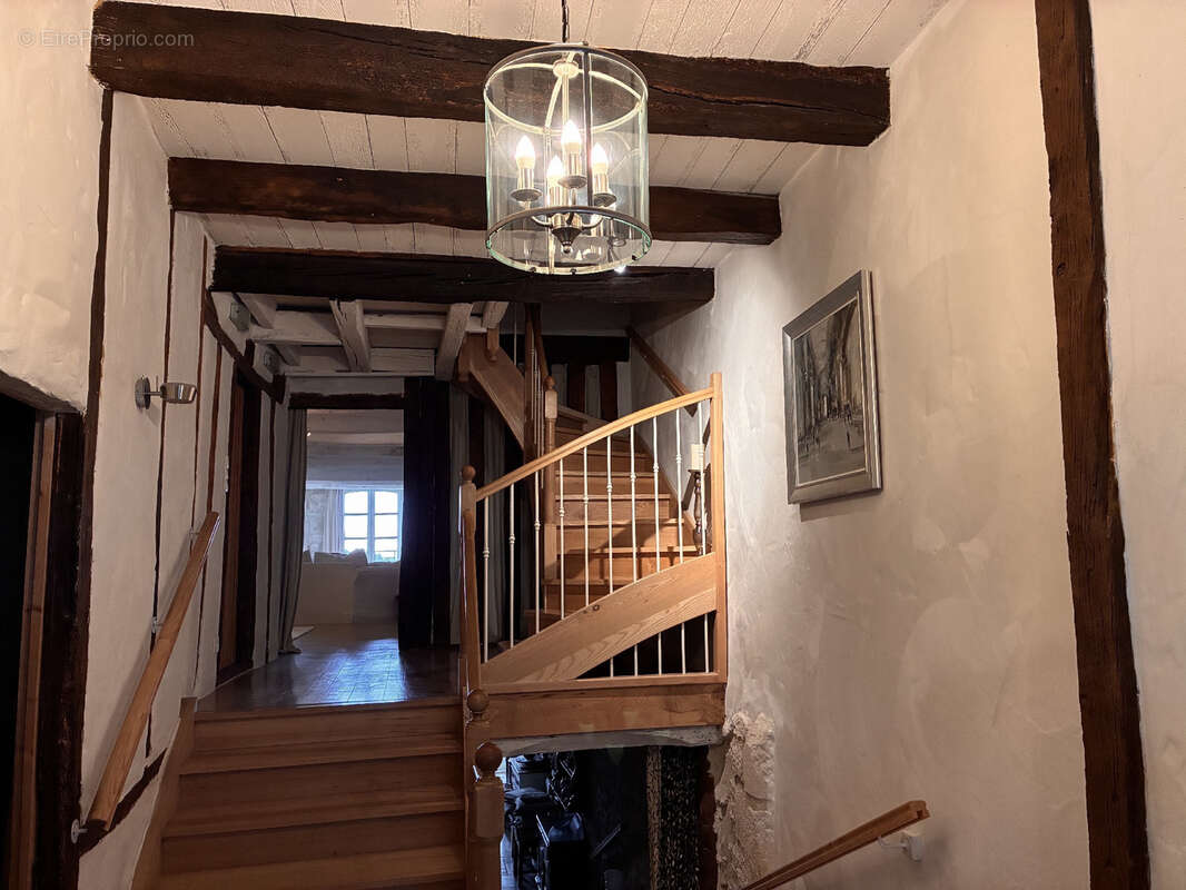 Maison à CASTELNAU-MONTRATIER