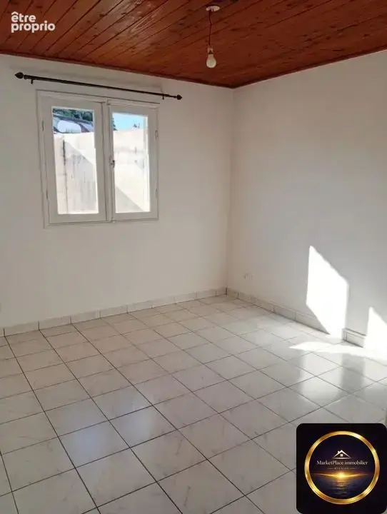 plain pied - jardin arboré - piscinable - 4 chambres